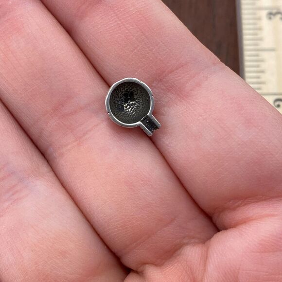 Vintage 925 Sterling Silver Igloo Eskimo Petite Pendant Bracelet Charm - Picture 3 of 4